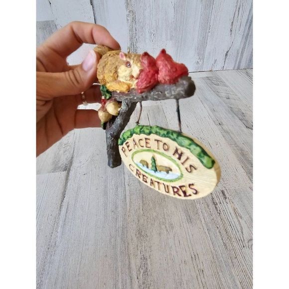 Squirrel cardinal cabin ornament Xmas tree decor - Picture 3 of 5